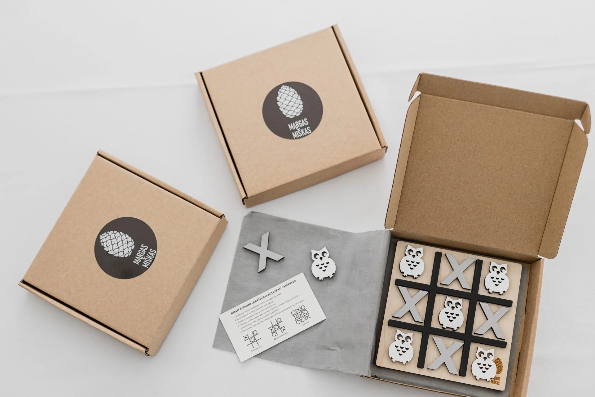 Dovana moksleiviui - stalo žaidimas.