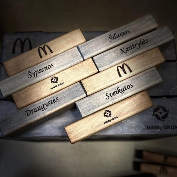 Margas miškas dovana bosui - personalizuotas žaidimas Kaladėlių bokštas XL ar XXL