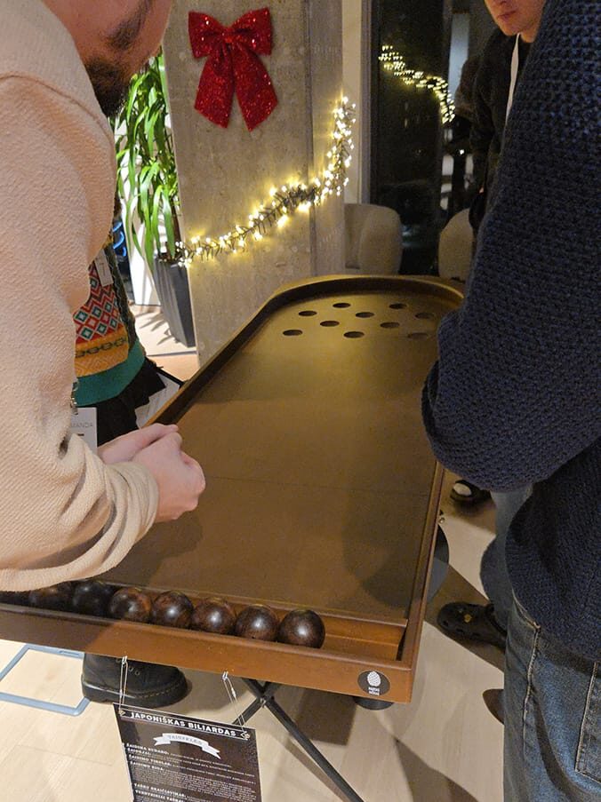 kaledinis-vakarelis-zaidimu-turnyras-ofise-viduje